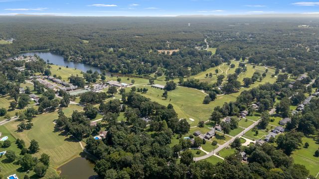 1804 COUNTRY CLUB DR, Tullahoma, TN 37388