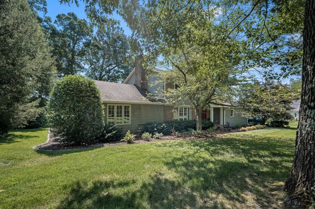 1804 COUNTRY CLUB DR, Tullahoma, TN 37388