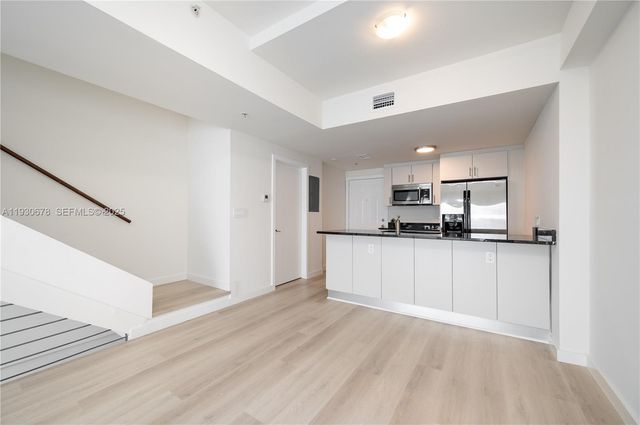 1712 SW 2nd Ave 809, Miami, FL 33129