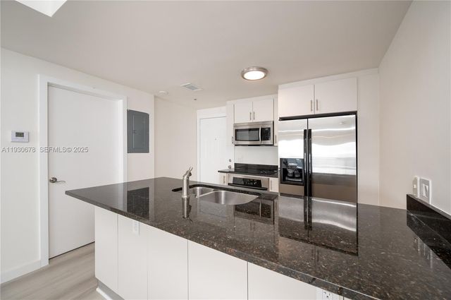 1712 SW 2nd Ave 809, Miami, FL 33129