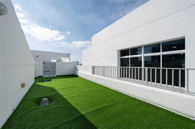 1712 SW 2nd Ave 809, Miami, FL 33129