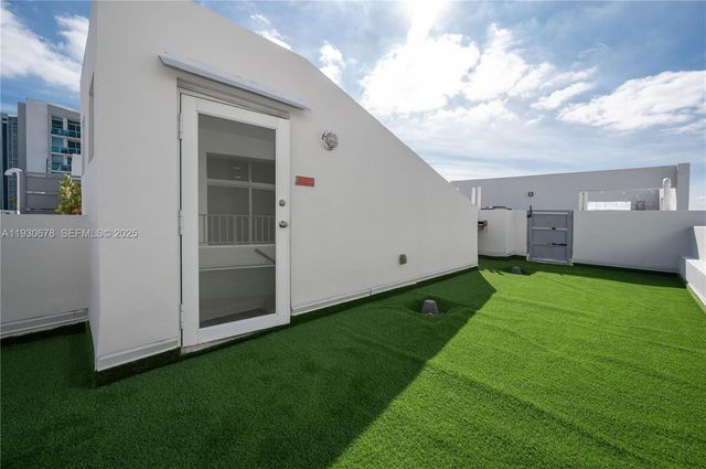 1712 SW 2nd Ave 809, Miami, FL 33129