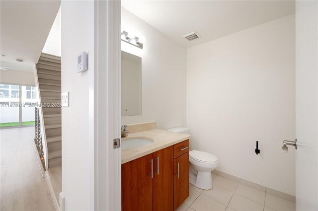 1712 SW 2nd Ave 809, Miami, FL 33129