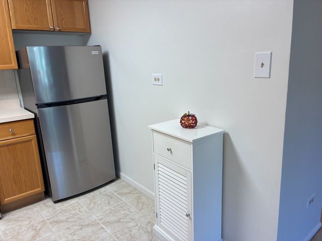 201 S Maple Avenue 210, Oak Park, IL 60302