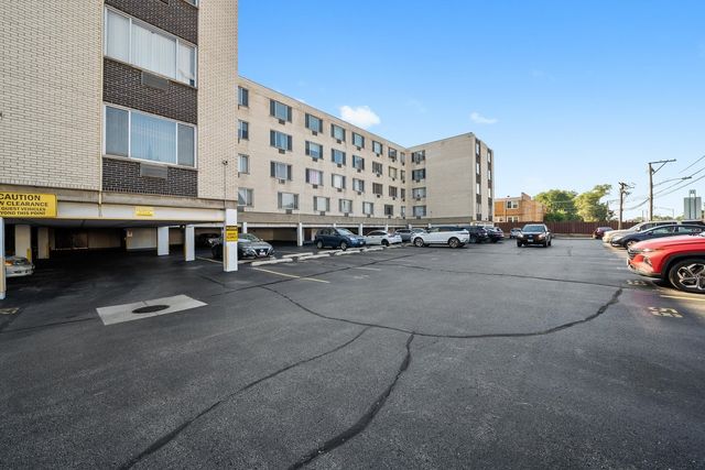201 S Maple Avenue 210, Oak Park, IL 60302