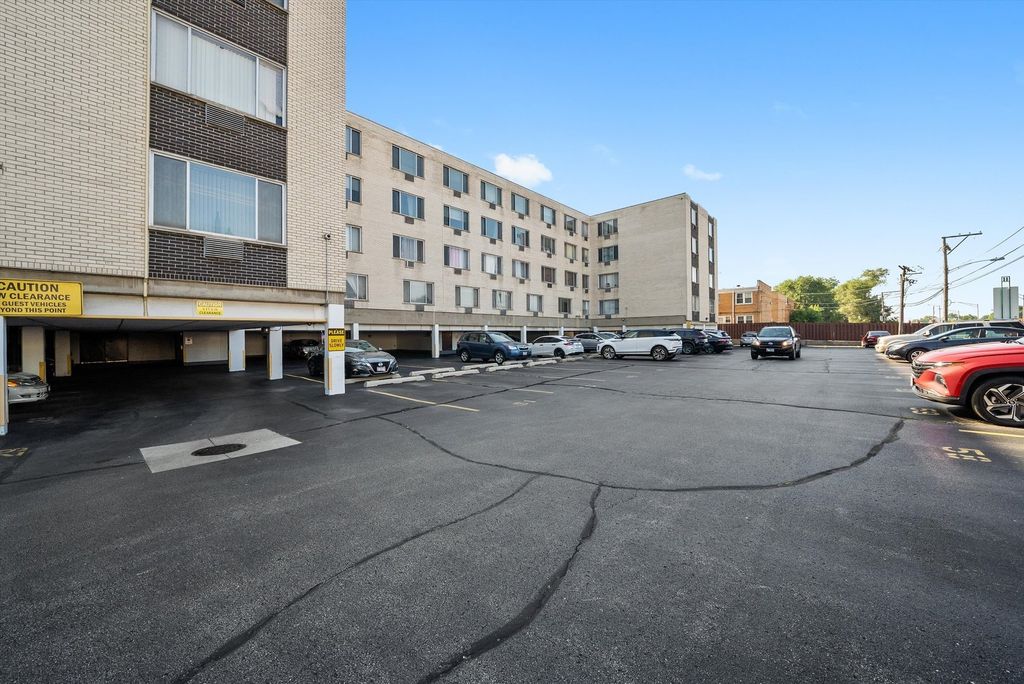 201 S Maple Avenue 210, Oak Park, IL 60302 — photo 4