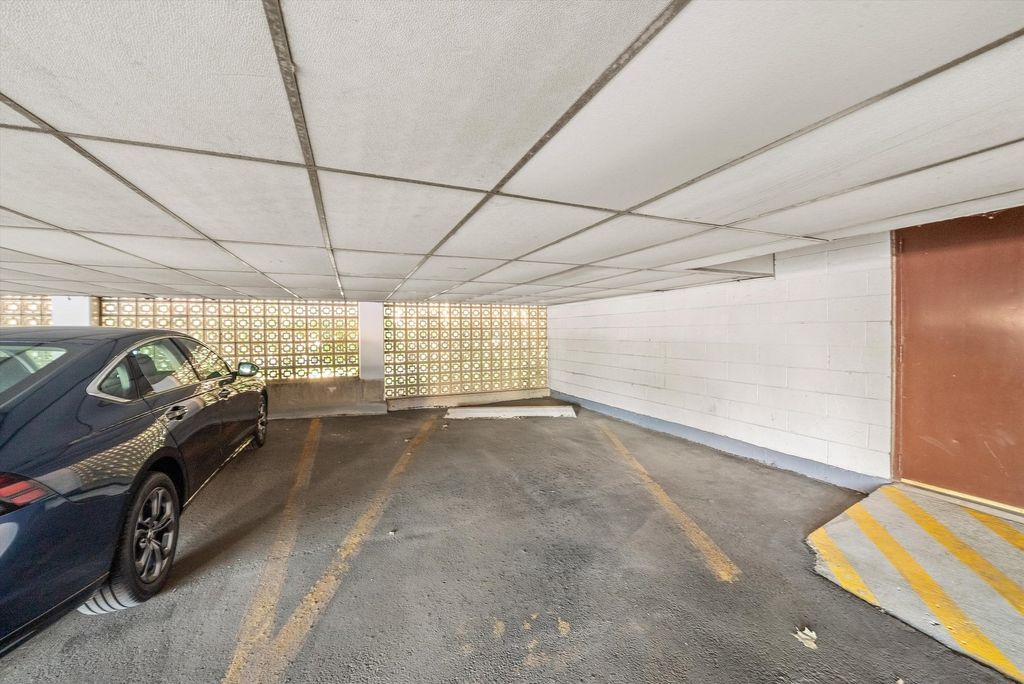 201 S Maple Avenue 210, Oak Park, IL 60302 — photo 5