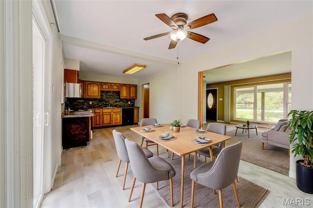 2 Saint Raymond Drive, St Peters, MO 63376