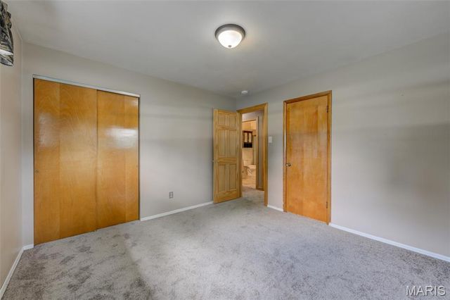 2 Saint Raymond Drive, St Peters, MO 63376