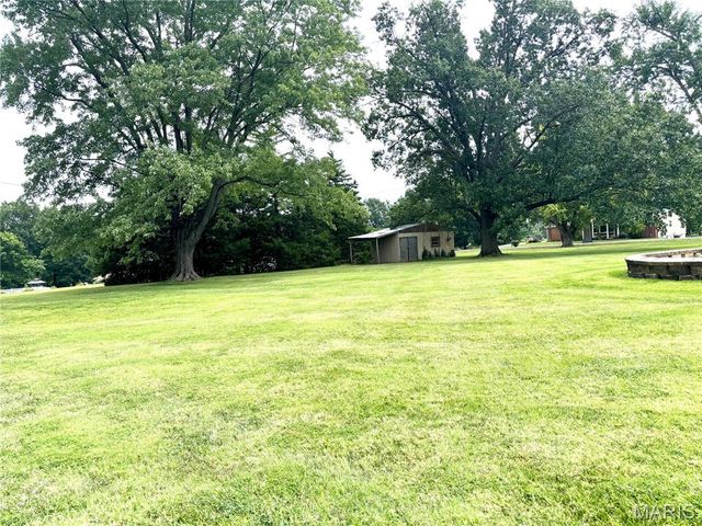 2 Saint Raymond Drive, St Peters, MO 63376
