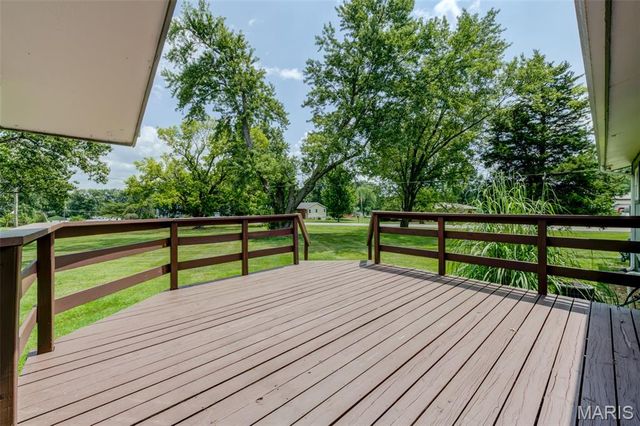 2 Saint Raymond Drive, St Peters, MO 63376
