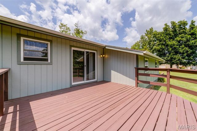 2 Saint Raymond Drive, St Peters, MO 63376