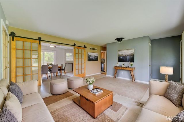 2 Saint Raymond Drive, St Peters, MO 63376