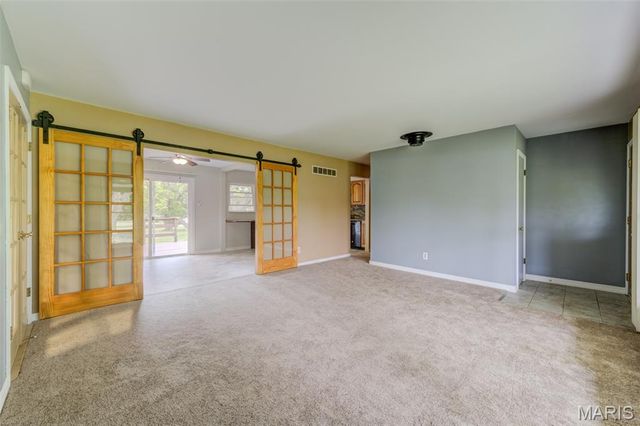 2 Saint Raymond Drive, St Peters, MO 63376