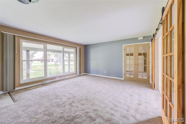 2 Saint Raymond Drive, St Peters, MO 63376