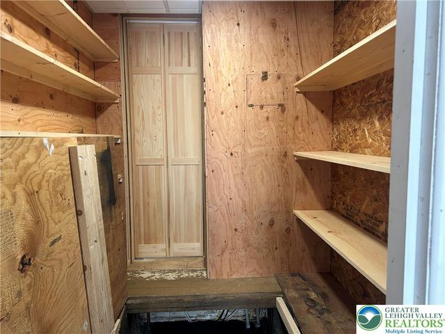 696 South Delaware Drive, Upper Mt Bethel Twp, PA 18343