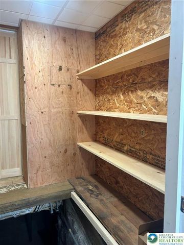 696 South Delaware Drive, Upper Mt Bethel Twp, PA 18343