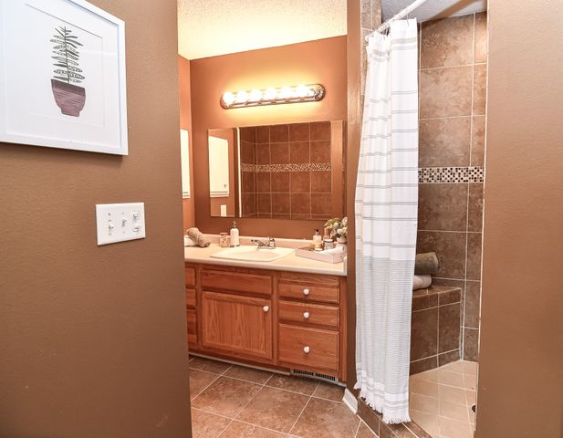 3117 Aurora Avenue, Des Moines, IA 50310