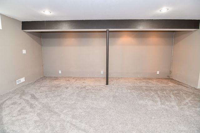 3117 Aurora Avenue, Des Moines, IA 50310