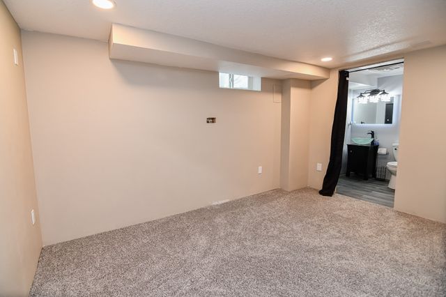 3117 Aurora Avenue, Des Moines, IA 50310