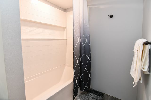 3117 Aurora Avenue, Des Moines, IA 50310