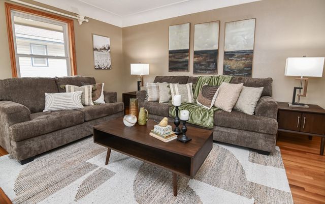 3117 Aurora Avenue, Des Moines, IA 50310