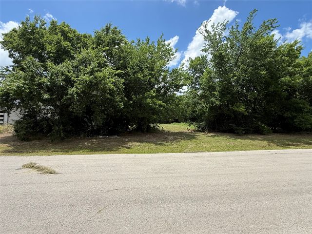2806 College Street, Greenville, TX 75401