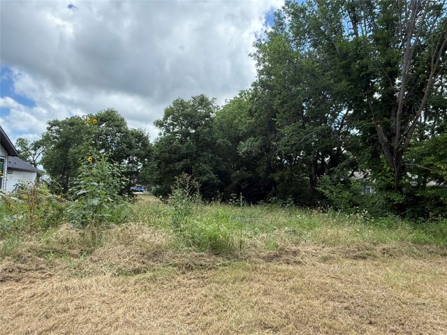2806 College Street, Greenville, TX 75401