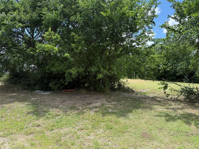 2806 College Street, Greenville, TX 75401