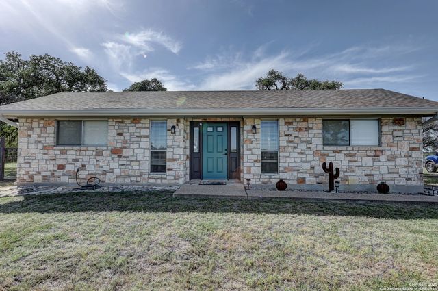 647 Blue Sage Loop, Kerrville, TX 78028