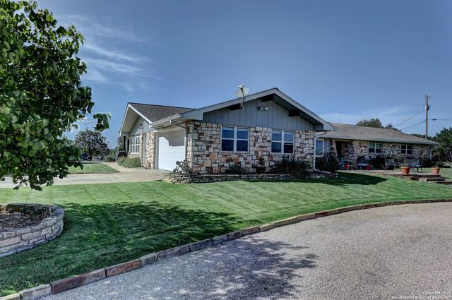 647 Blue Sage Loop, Kerrville, TX 78028