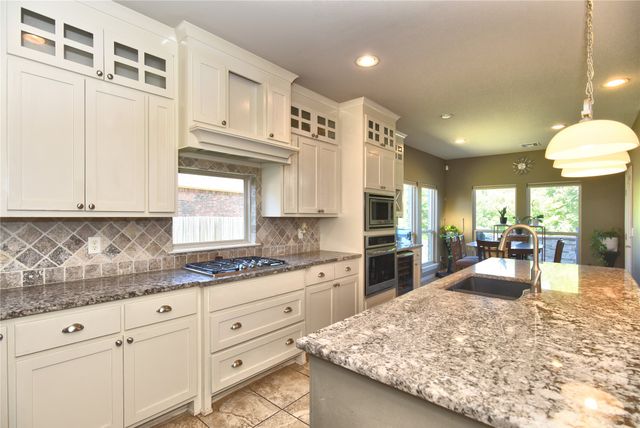 5916 S 13th Street, Broken Arrow, OK 74011