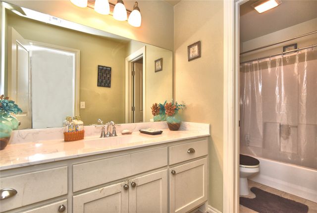 5916 S 13th Street, Broken Arrow, OK 74011