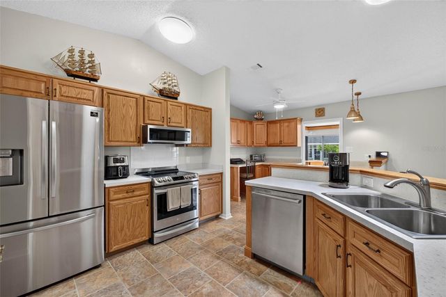 6031 SANDERLING DRIVE, Lakeland, FL 33809
