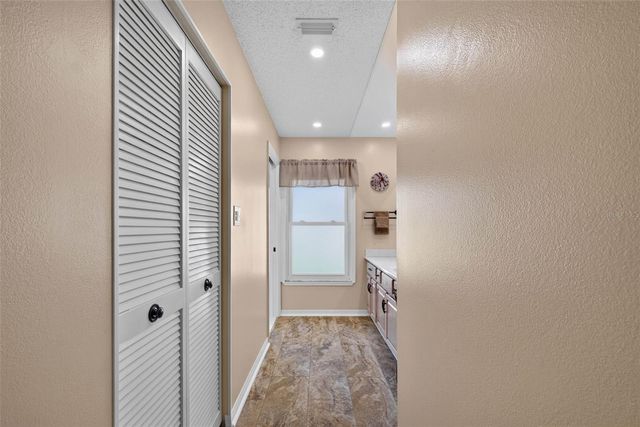 6031 SANDERLING DRIVE, Lakeland, FL 33809