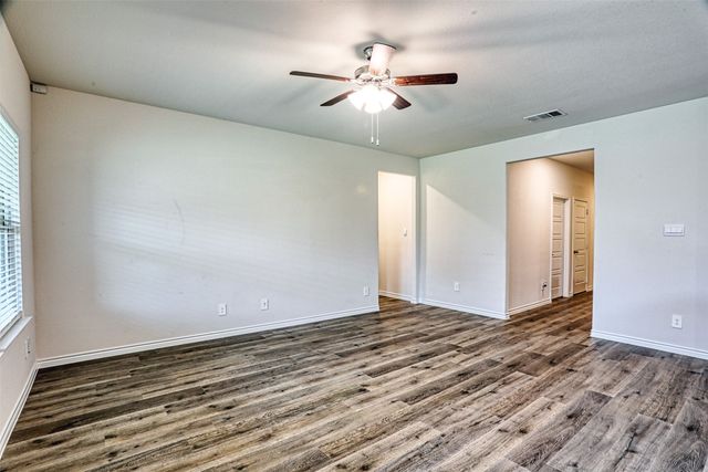 9813 Daisy Mae Lane, Aubrey, TX 76227