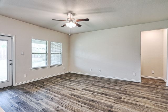 9813 Daisy Mae Lane, Aubrey, TX 76227