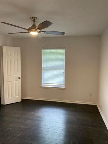 9550 Lake Conroe Drive, Conroe, TX 77304