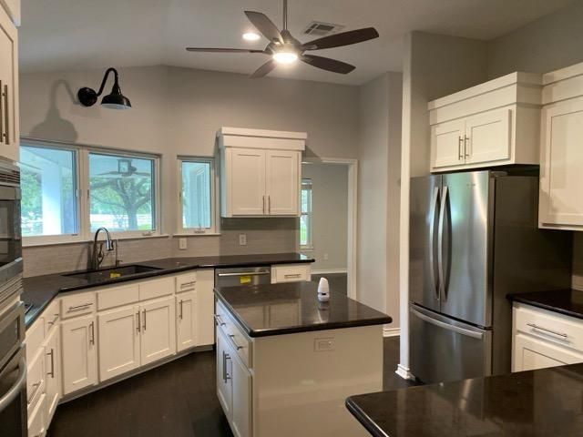 9550 Lake Conroe Drive, Conroe, TX 77304