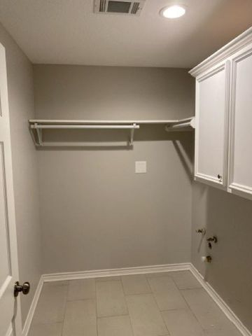 9550 Lake Conroe Drive, Conroe, TX 77304