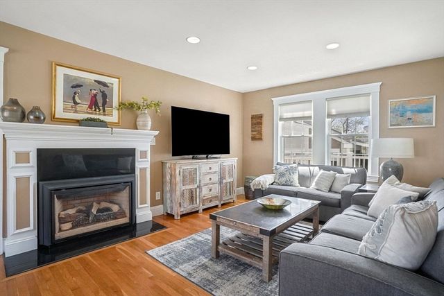 88 Damon Rd, Medford, MA 02155