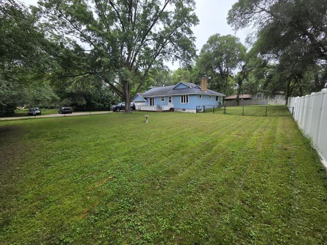 1005 Golf Course Road, Monticello, MN 55362
