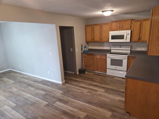 1005 Golf Course Road, Monticello, MN 55362