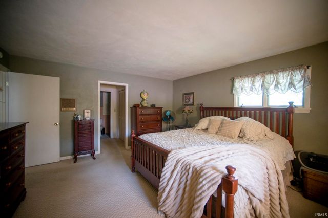 2704 Rose Drive, Vincennes, IN 47591