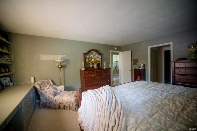 2704 Rose Drive, Vincennes, IN 47591