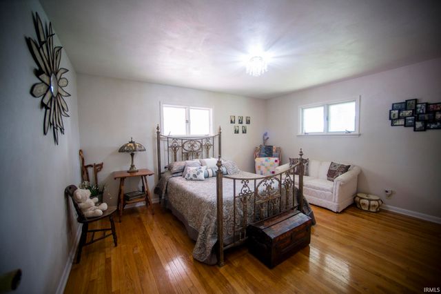 2704 Rose Drive, Vincennes, IN 47591