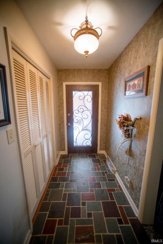 2704 Rose Drive, Vincennes, IN 47591