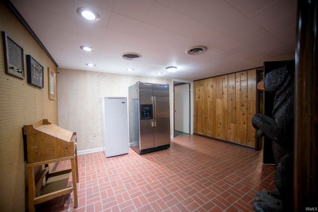 2704 Rose Drive, Vincennes, IN 47591