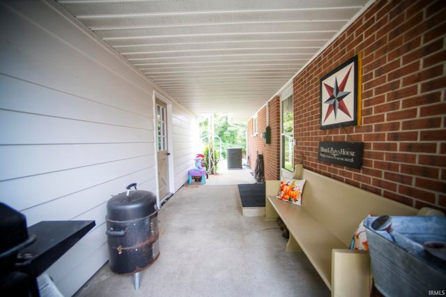 2704 Rose Drive, Vincennes, IN 47591