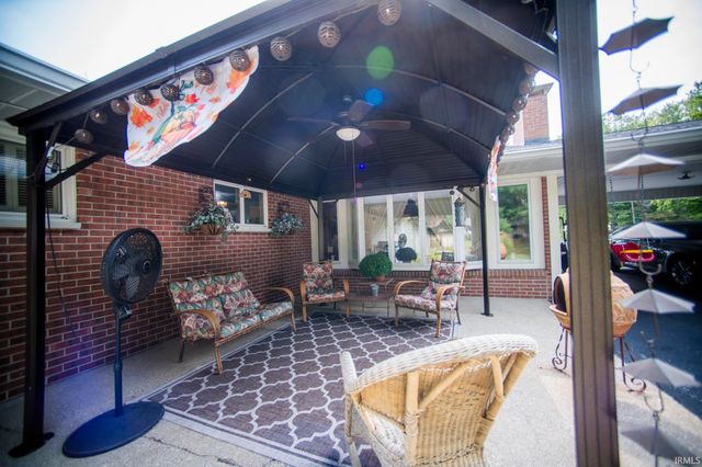 2704 Rose Drive, Vincennes, IN 47591